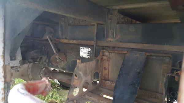 รถฮีโน่ 6 ล้อ ตู้แห้ง FF 195 แรงม้า. ปี 39    สนใจติดต่อ  081 - 6079515