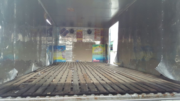 รถฮีโน่ 6 ล้อ ตู้แห้ง FF 195 แรงม้า. ปี 39    สนใจติดต่อ  081 - 6079515