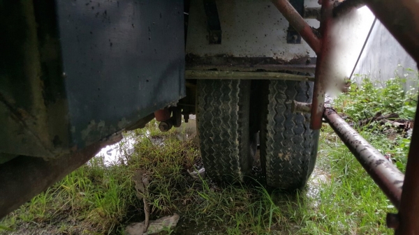 รถฮีโน่ 6 ล้อ ตู้แห้ง FF 195 แรงม้า. ปี 39    สนใจติดต่อ  081 - 6079515