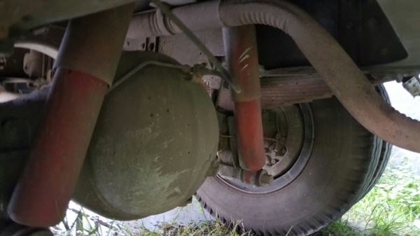 รถฮีโน่ 6 ล้อ ตู้แห้ง FF 195 แรงม้า. ปี 39    สนใจติดต่อ  081 - 6079515