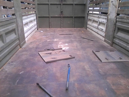 กระบะคอกเหล็กยาว6.20ม.รั้ว8...สวยมาก พื้นเรียบสวย...ยกลงจากไฮเทค