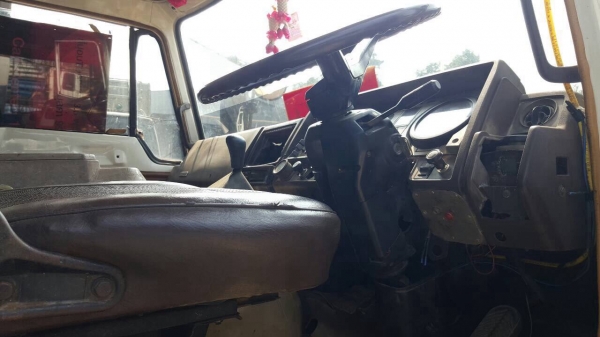 ขายเทนเลอร์ 10 ล้อ 2 เพลา หางพับไฮดรอริค HINO KT725 เครื่อง HO7C 180 แรงม้า คัสซีสวย เบรคทิฟฟี่ สโลว์กลาง พาวเวอร์ ทะเบียนพร้อมโอนครับ