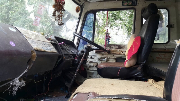 ขาย 10 ล้อ เพลาเดียว HINO KT925 วางหัว F18 คัสซีสวยตลอดเส้น เครื่อง EH700 168 แรงม้า พวงมาลัยพาวเวอร์ ยางเต็ม ทะเบียนเต็มพร้อมโอนครับ ขาย 10 ล้อ เพลาเดียว HINO KT925 วางหัว F18 คัสซีสวยตลอดเส้น เครื่อง EH700 168 แรงม้า พวงมาลัยพาวเวอร์ ยางเต็ม ทะเบียนเต็มพร้อมโอนครับ