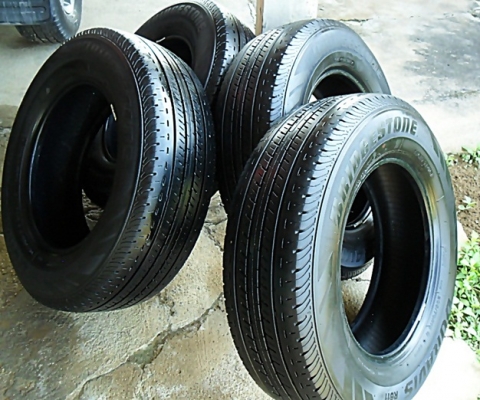 ยางกระบะขอบ15 บริดสโตน205-70-R15ลงพื้นปี14 (4เส้น 3,900บ) ยางกระบะขอบ15 บริดสโตน205-70-R15ลงพื้นปี14 (4เส้น 3,900บ)