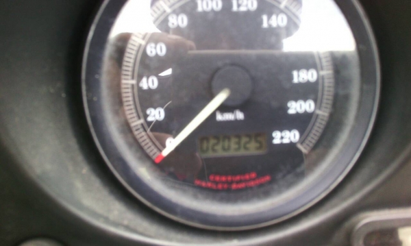 HD  ULTRA 2002    330,000