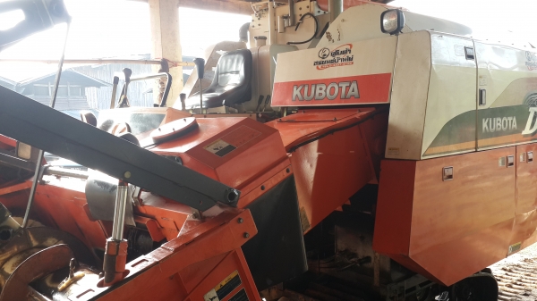 ขายรถเกี่ยวข้าวคูโบต้า DC 60 PLUS เจ้าของขายเองครับ ขายรถเกี่ยวข้าวคูโบต้า DC 60 PLUS เจ้าของขายเองครับ