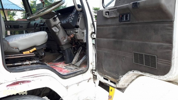 ขายด่วน รถบรรทุก 10 ล้อ ISUZU ROCKY 175 แรง ดั้ม เพลาเดียว รถพร้อมใช้ ราคาสุดคุ้ม ขายด่วน รถบรรทุก 10 ล้อ ISUZU ROCKY 175 แรง ดั้ม เพลาเดียว รถพร้อมใช้ ราคาสุดคุ้ม