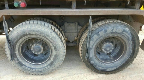 รถ10 ล้อ ISUZUหัวตึก เครื่อง 300 2 เพลา ดั้ม