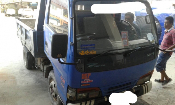 หกล้ออีซูสุดั้มเล็ก  100 แรงม้า  (รถร้านวัสดุ )  พร้อมใช้งาน  เล่มติดมือ