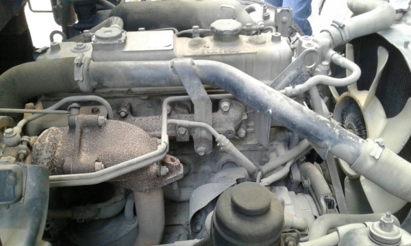 หกล้ออีซูสุดั้มเล็ก  100 แรงม้า  (รถร้านวัสดุ )  พร้อมใช้งาน  เล่มติดมือ