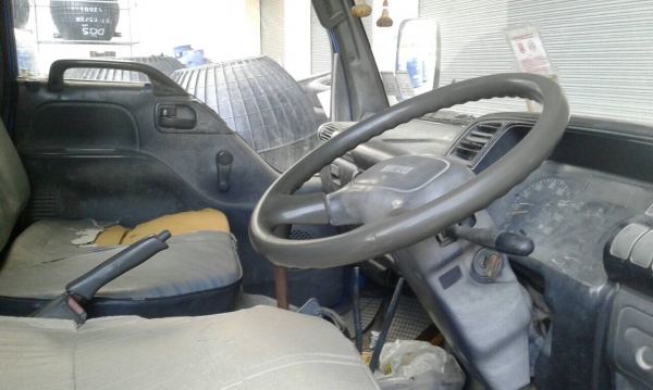 หกล้ออีซูสุดั้มเล็ก  100 แรงม้า  (รถร้านวัสดุ )  พร้อมใช้งาน  เล่มติดมือ