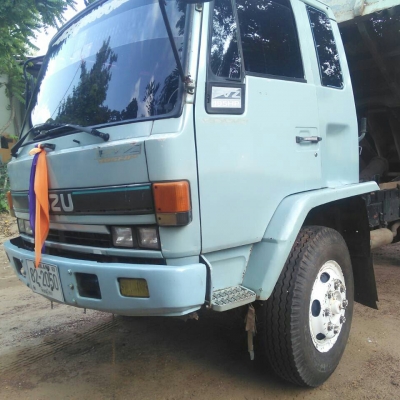 หกล้อ อีซูซุ FTR 165 ดั้ม สโลส ช่วงล่างใหญ่พร้อมลุย ทะเบียนพร้อมโอน ราคา 549,000บ ต่อรองได้