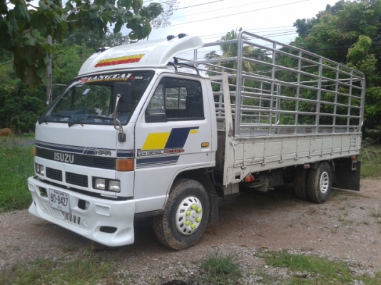 รถหกล้อNPR   115  แรงม้า   พร้อมใช้งาน   เล่มติดมือ