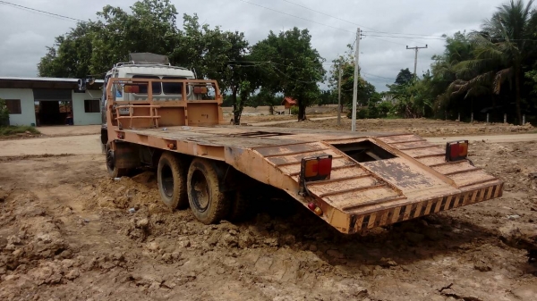 ขายรถหางปลาบรรทุกรถแบคโฮ HINO F17 ขึ้นรุ้น 200 ทะเบียนพร้อม