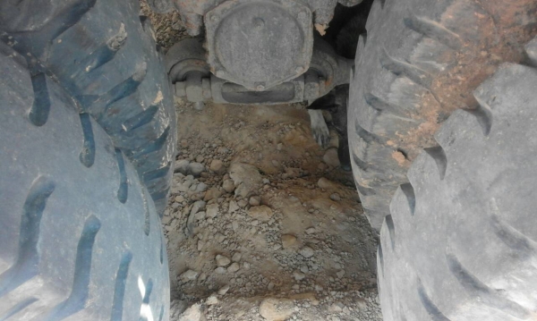 ขายรถหางปลาบรรทุกรถแบคโฮ HINO F17 ขึ้นรุ้น 200 ทะเบียนพร้อม