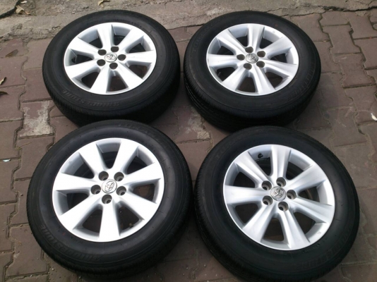 ขายแม็กTOYOTA  ALTIS พร้อมยางบริดสโตน 195/65R15 ยางสัปดาห์ที่50ปี10 ดอกยางสวยๆ จำนวน 1 ชุด