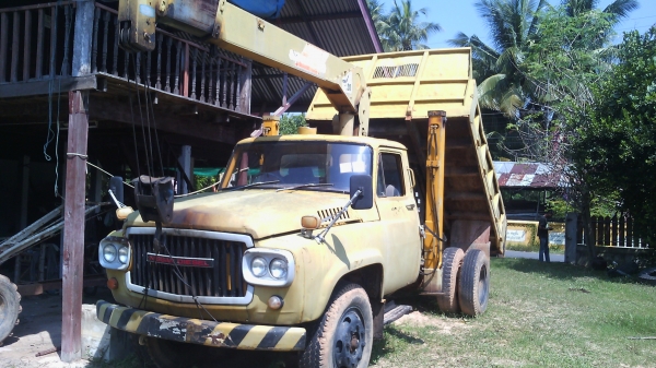 ขายรถ  6 ล้อดั้ม ติดเครน