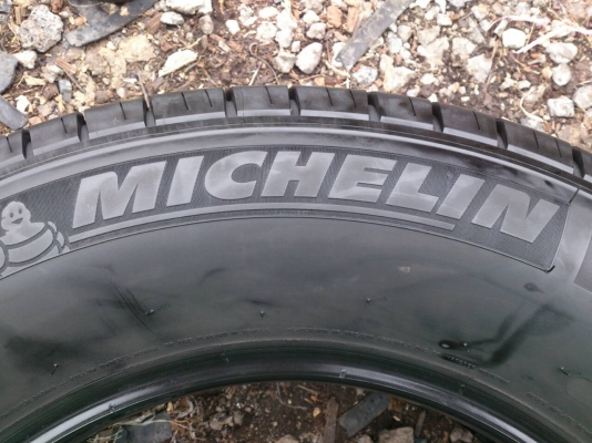 ขายยาง มิชลิน 265/65R17 ยางปี14 ดอกยางหนาเท่ากันไม่แตกลายไม่ร้าวไม่กินข้างไม่มีปะสวยๆ จำนวน 1 ชุด 7500 ขายยาง มิชลิน 265/65R17 ยางปี14 ดอกยางหนาเท่ากันไม่แตกลายไม่ร้าวไม่กินข้างไม่มีปะสวยๆ จำนวน 1 ชุด 7500