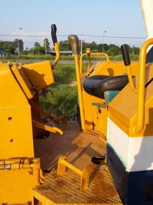 รถ แทรคเตอร์ KOMATSU D20 PLL -6 เปิด ประมูล ที่ 180,000 บาท ลงมา.
