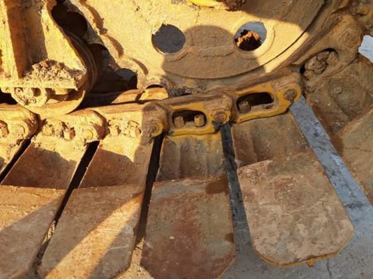 รถ แทรคเตอร์ KOMATSU D20 PLL -6 เปิด ประมูล ที่ 180,000 บาท ลงมา.