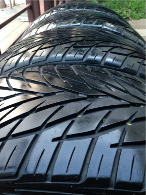 ยาง Toyo 265 40 22 ปี12 ดอกเต็ม คมๆ ราคาไม่แพง