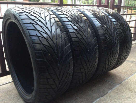 ยาง Toyo 265 40 22 ปี12 ดอกเต็ม คมๆ ราคาไม่แพง