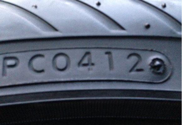 ยาง Toyo 265 40 22 ปี12 ดอกเต็ม คมๆ ราคาไม่แพง