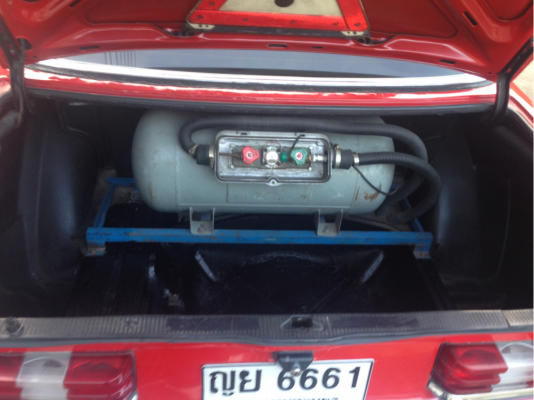 Benz W123 สีแดงเพลิง ชุดแต่ง amg รอบคัน สภาพสวย Benz W123 สีแดงเพลิง ชุดแต่ง amg รอบคัน สภาพสวย