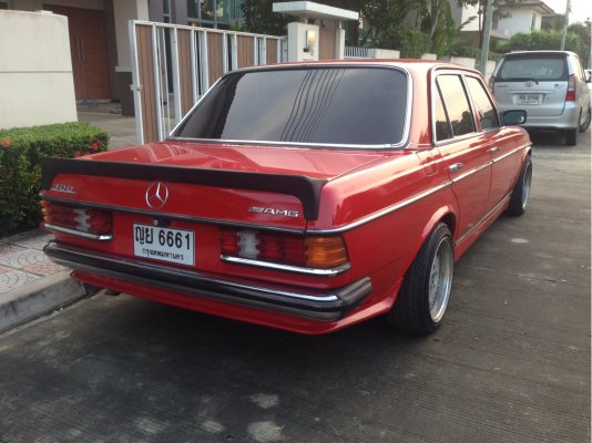 Benz W123 สีแดงเพลิง ชุดแต่ง amg รอบคัน สภาพสวย Benz W123 สีแดงเพลิง ชุดแต่ง amg รอบคัน สภาพสวย
