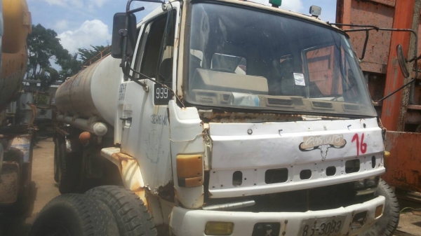 ขายด่วนครับ รถน้ำ Rock เล็ก (ขายตามสภาพ ครับ เกียรไม่มี )