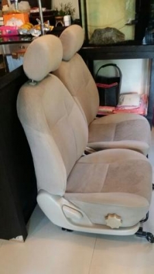 ขายเบาะหน้า Vigo รุ่น G สีครีม สภาพดี