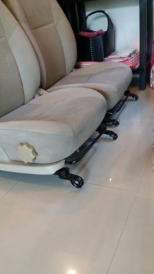 ขายเบาะหน้า Vigo รุ่น G สีครีม สภาพดี