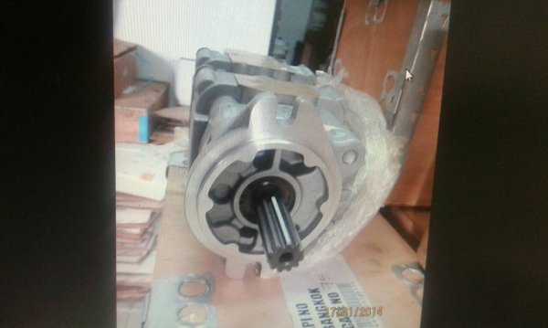 ขายปั๊มไฮดรอลิค ใส่ KOMATSU PC20 PC30 PC 40-6 และ 7 ขายปั๊มไฮดรอลิค ใส่ KOMATSU PC20 PC30 PC 40-6 และ 7