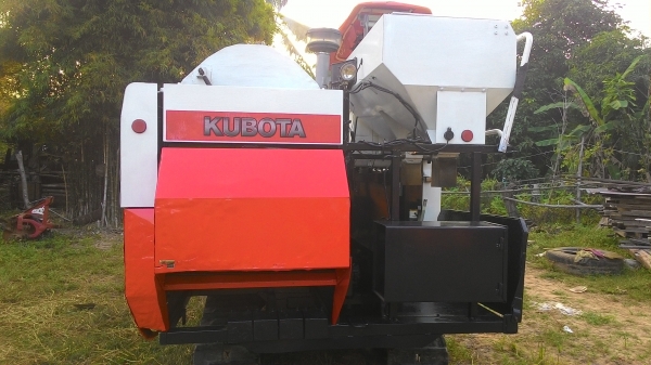 ขายรถเกี่ยวข้าว คูโบต้า DC60