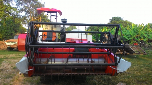 ขายรถเกี่ยวข้าว คูโบต้า DC60
