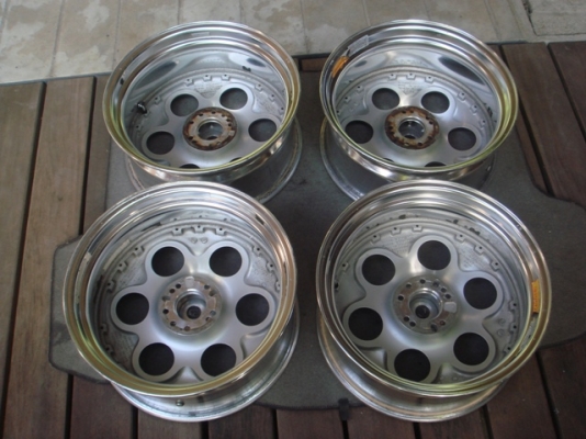 ขายล้อนอกแท้เก่าญี่ปุ่นขอบ18สภาพเดิมๆครับ 5รูและ4รู114ครับ