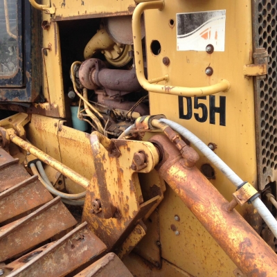 ขายรถแทรคเตอร์ CAT D5H เอกสารเล่มทะเบียน ตีนเป็ด เกียร์ตัด ราคา 970000