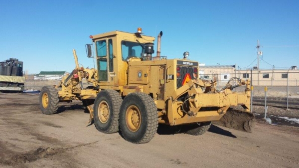 รถเกรด CAT 12G #61M12600 ปี 1988yr รถยังอยู่นอกนะคะ คันนี้มี scarify ให้ด้วยค่ะ ติดต่อ ใหม่ 061-4194022