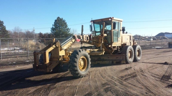 รถเกรด CAT 12G #61M12600 ปี 1988yr รถยังอยู่นอกนะคะ คันนี้มี scarify ให้ด้วยค่ะ ติดต่อ ใหม่ 061-4194022