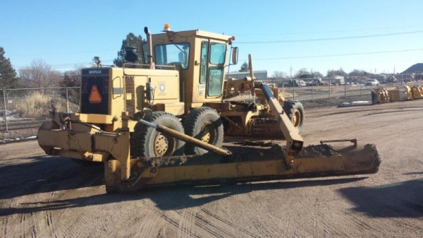 รถเกรด CAT 12G #61M12600 ปี 1988yr รถยังอยู่นอกนะคะ คันนี้มี scarify ให้ด้วยค่ะ ติดต่อ ใหม่ 061-4194022