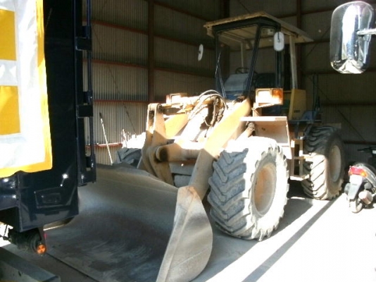 รถตัก โคมัตสุ WA150-1 #30370 รถอยู่ต่างประเทศนะคะ สนใจนำเข้าติดต่อ ใหม่ 061-4194022