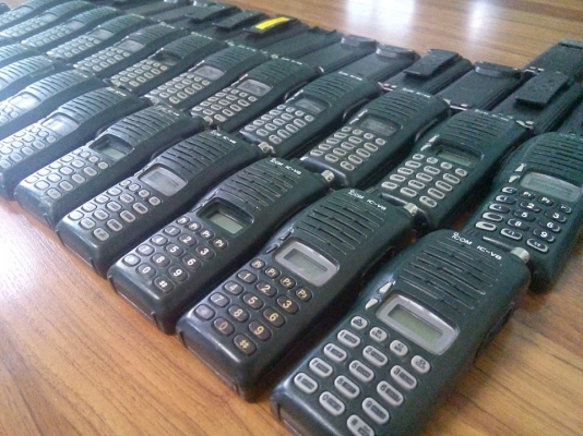 ขายเครื่องเเดง ICOM 3 FGXเเท้(ใส่หน้ากากV8) เปิดติดทุกครื่อง