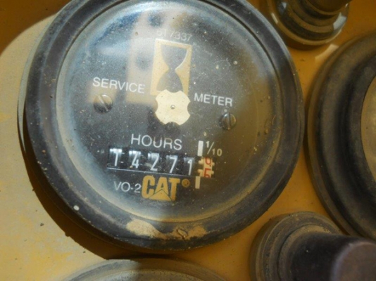 รถเกรด Caterpillar 140G #72V15600 (USA) สนใจโทร. 080-6565422 (หนิง)