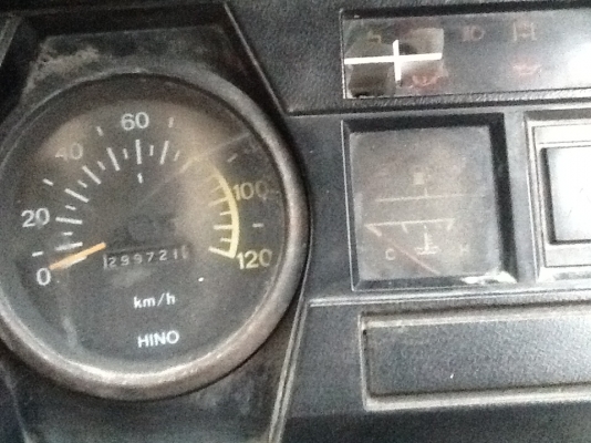 รถห้าง HINO KM779  117แรงม้า