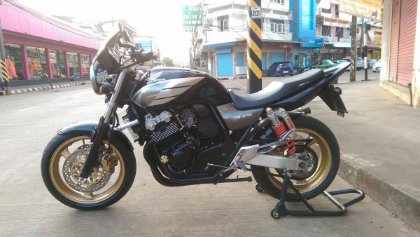 ขายคับ HONDA CB400 TECH1 ปี2000 ทะเบียนพร้อมโอนภาษีไม่ขาด ท้ายเทค3ทั้งชุด ท่อแต่ง ยางเต็ม แฮนด์แต่ง ชิวหน้า กันล้ม ราคา 95000 บาท ส่งได้ทั่วไทยคับ สนใจติดต่อ 081-0578282 คับ ส่งได้ทั่วไทยคับ สนใจติดต่อ 081-0578282 FACEBOOK ชาญณรงค์ ป๊อป ชัยอมฤต ไอดีไลน์ P