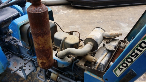 รถไถพรวนดินนั่งขับ  MITSUBISHI  รุ่น D1500V ขนาด 15 แรง  เก่าญี่ปุ่น สภาพพร้อมใช้งาน