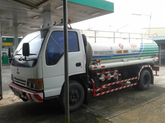 ISUZU NPR 120 รถบรรทุกน้ำมัน