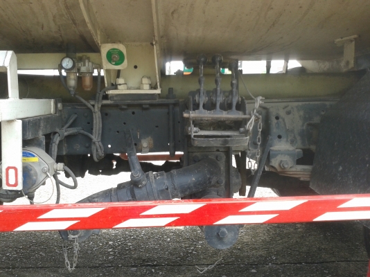 ISUZU NPR 120 รถบรรทุกน้ำมัน