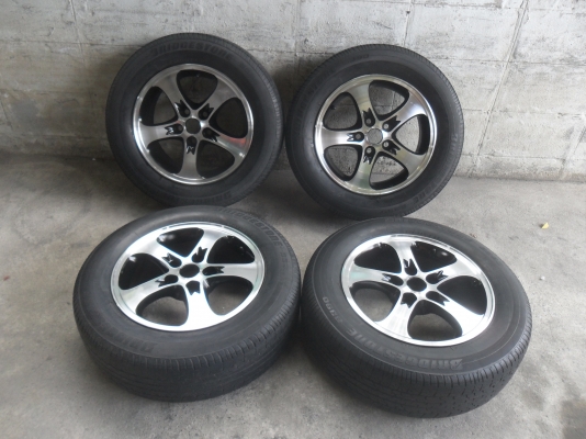 ล้อแม็ก 16นิ้ว 5รู114 พร้อมยาง สวยๆ 4 ล้อ ราคา 4900 บาท