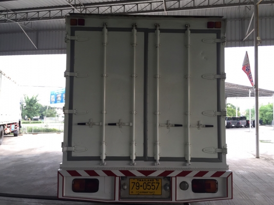 ฮีโน่  150 แรง ปี 53  ยาว 5.60 เมตร ตู้ 10 บาน ราคา 960,000 บาท